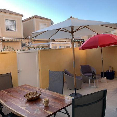 Holiday House Torrevieja公寓 外观 照片